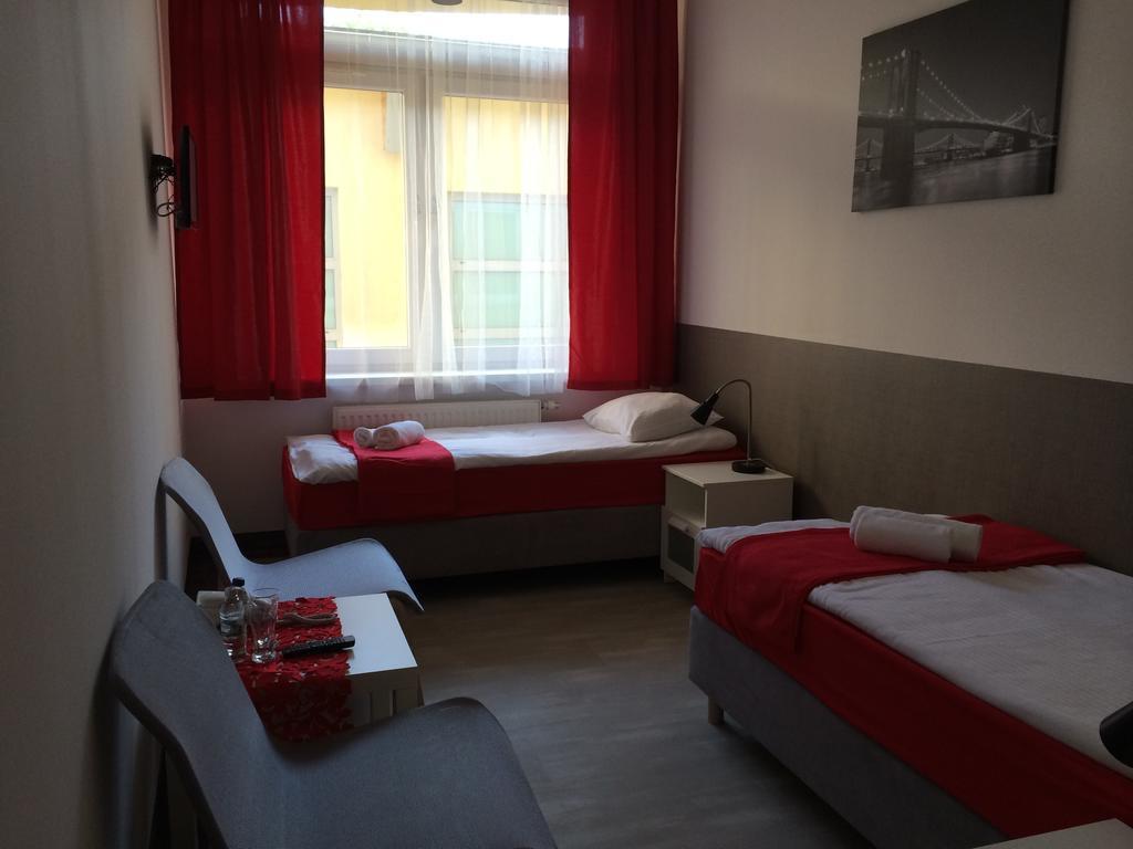 Hotel Kielce Habitación foto